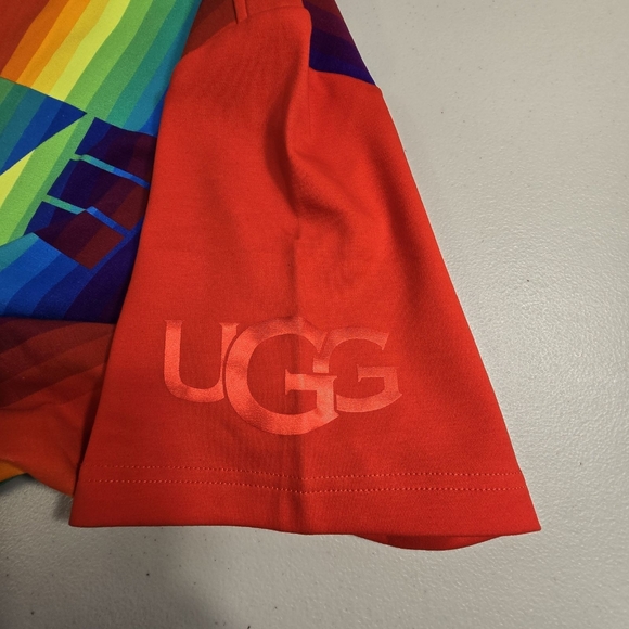 UGG PRIDE Logo T Shirt  Size L Rainbow Stripes Short Sleeve - Picture 6 of 12